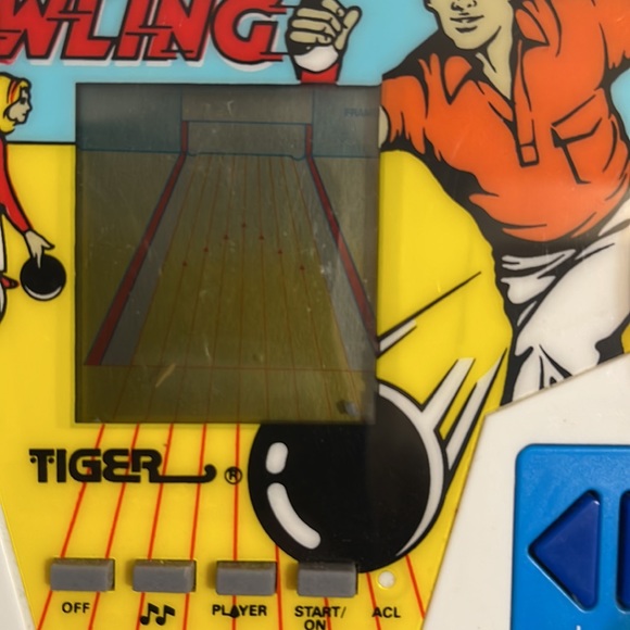 Vintage Electronic Bowling game (1987) - Picture 3 of 3